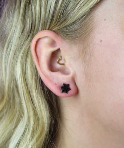 Spider Web Stud Earrings (Black)