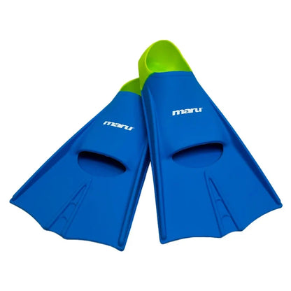 Maru Short Blade Fin in blue and lime for children, designed for swimming and diving activities.