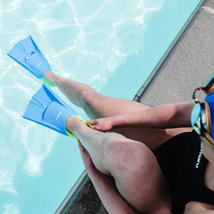 Maru Short Blade Fin for children, blue and lime color, designed for swimming and snorkeling, made by Maru.