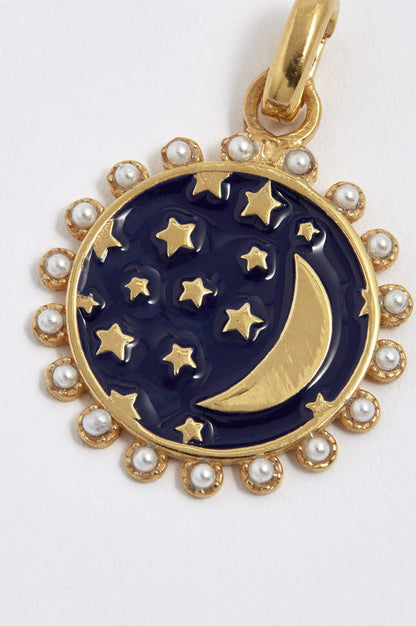 Notturna Charm