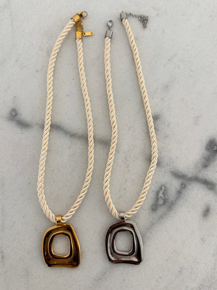 OLIVIA NECKLACE