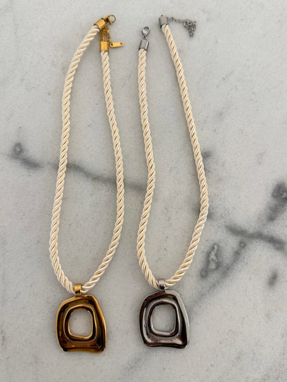 OLIVIA NECKLACE