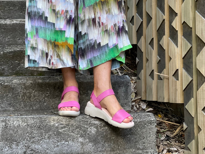 Quality European made women's sandals. Made in Spain, comfortable wedge sandals great for travel or work. In Fuschia.