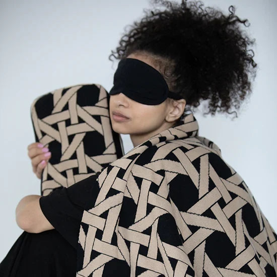 riti travel blanket, black travel blanket set, organic cotton travel set, eco friendly travel blanket, organic cotton eye mask set, sustainable travel essentials, cozy travel blanket, minimalist travel accessories