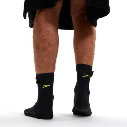 Black Speedo OW swim socks designed for water activities, featuring snug fit and durable material for comfort and performance.