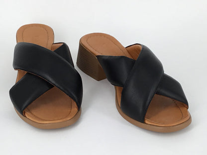 Via Nova Gurus available in 2 colours