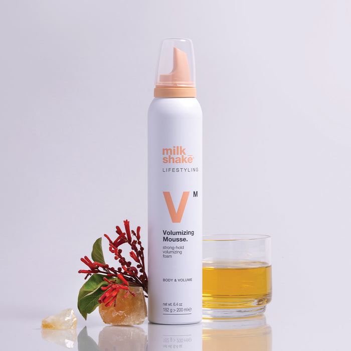 milk-shake-lifestyling-volumizing-mousse-lifestyle