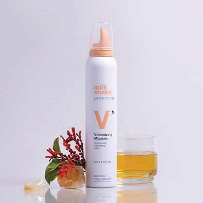 milk-shake-lifestyling-volumizing-mousse-lifestyle