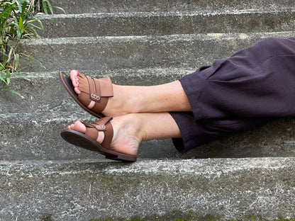 Classic European slide with fringe detail. Made in Spain from quality leathers, comfortable women's sandals/slides. In Tan.