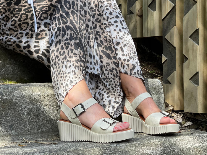 Spanish women's sandals made from quality leathers. Comfortable wedge summer sandals in off white.