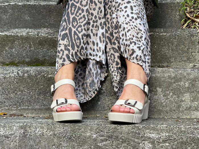 Spanish women's sandals made from quality leathers. Comfortable wedge summer sandals in off white.