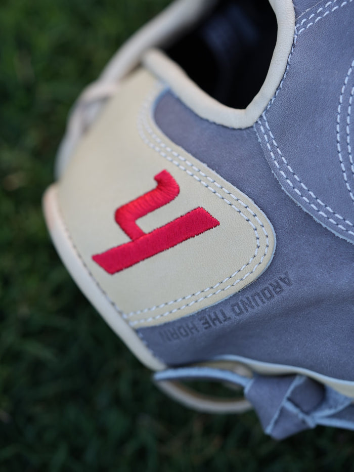Y1 - Ace Leather - IBEXYS1150 "Shoe Game"
